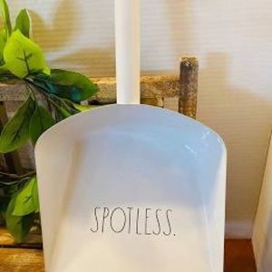 NWOT Rae Dunn SPOTLESS Metal Dustpan